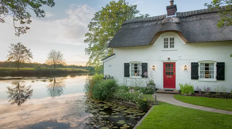 Cottage Home Designs Charming Cozy Rustic Home Inspirations 2025