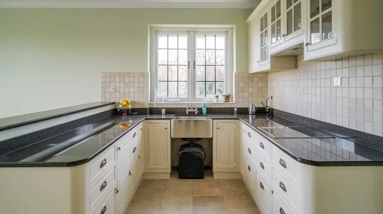 Best Low Cost L-Shaped Modular Kitchen Designs: Stylish Ideas